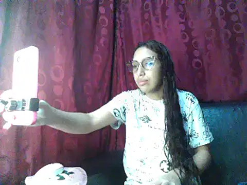 Snapshot of ifeelverywet_andhot chatting on 01-04-25, 04:32 ifeelverywet andhot online show from 01-04-25, 04:32