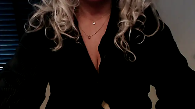 JenniLowen online show from 10-12-25, 12:04