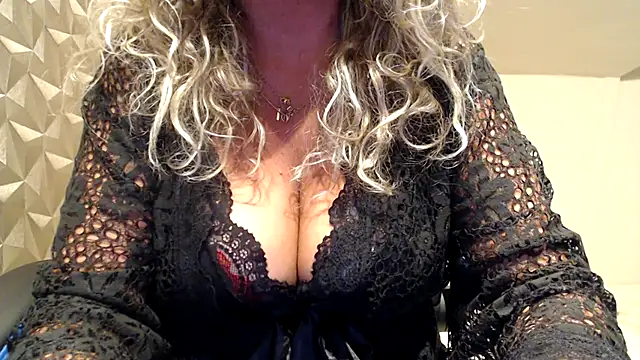 JenniLowen online show from 10-26-25, 07:58