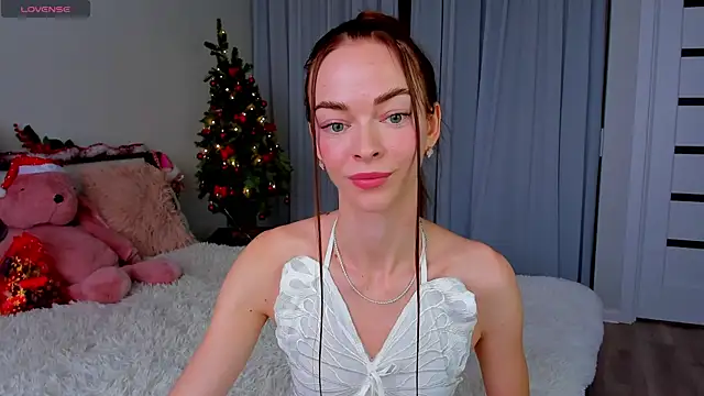 Snapshot of Undertheskin chatting on 12-28-24, 04:20 Undertheskin online show from 12-28-24, 04:20