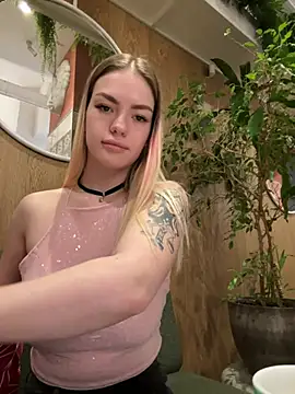 -Sexy Barbie- online show from 01-10-25, 09:55