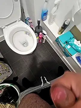 Snapshot of eric69_69 chatting on 12-21-24, 09:36 eric69 69 online show from 12-21-24, 09:36