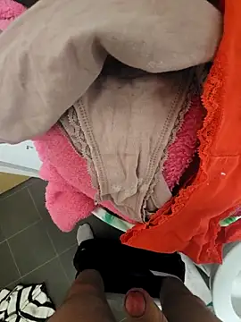 Snapshot of eric69_69 chatting on 03-04-25, 10:49 eric69 69 online show from 03-04-25, 10:49