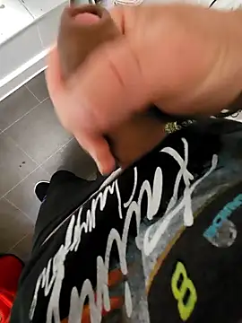 Snapshot of eric69_69 chatting on 10-19-25, 03:12 eric69 69 online show from 10-19-25, 03:12