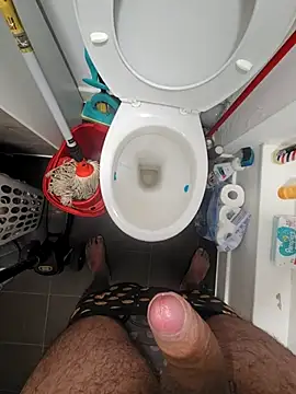 Snapshot of eric69_69 chatting on 10-28-25, 06:28 eric69 69 online show from 10-28-25, 06:28