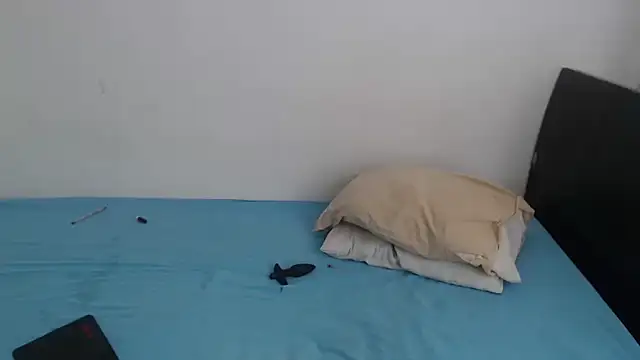 Snapshot of lolitabauer2 chatting on 02-08-26, 01:47 lolitabauer2 online show from 02-08-26, 01:47