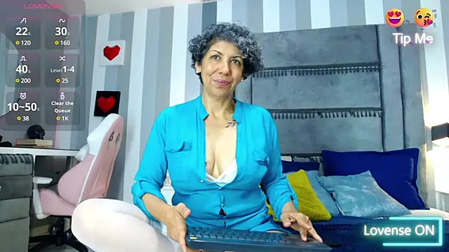 Julianewell online show from 02-03-25, 03:49