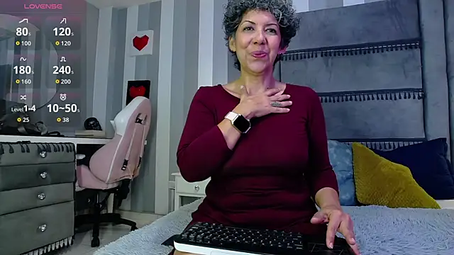 Julianewell online show from 02-20-26, 12:38