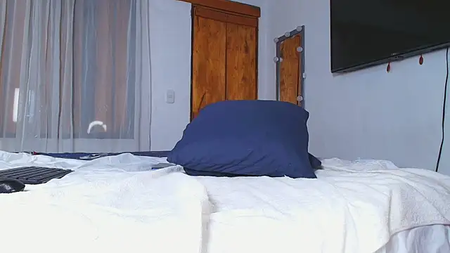 Isa bonnet online show from 12-03-25, 12:18