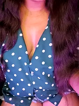 Snapshot of SexyAndHottie chatting on 09-29-25, 02:44 SexyAndHottie online show from 09-29-25, 02:44