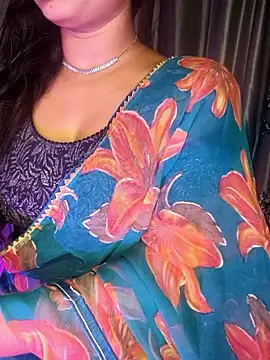 Snapshot of SexyAndHottie chatting on 10-08-25, 04:59 SexyAndHottie online show from 10-08-25, 04:59