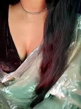 Snapshot of SexyAndHottie chatting on 10-09-25, 03:21 SexyAndHottie online show from 10-09-25, 03:21