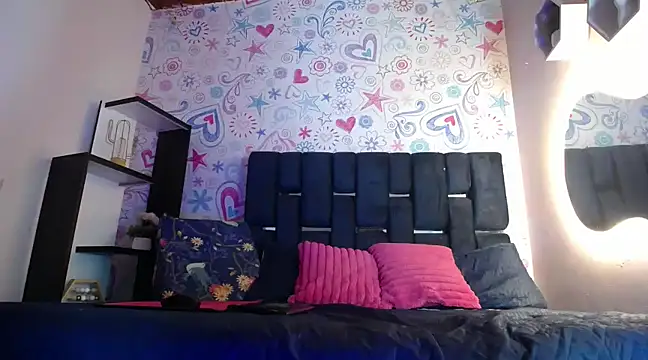 KOURTNEY-- online show from 03-18-25, 01:43