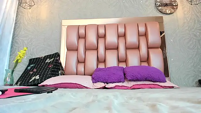 KOURTNEY-- online show from 02-07-26, 02:37