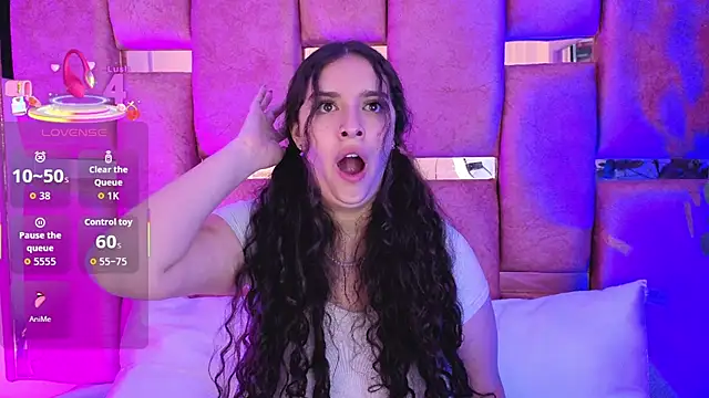 Snapshot of paulette_dupont chatting on 10-30-25, 03:52 paulette dupont online show from 10-30-25, 03:52