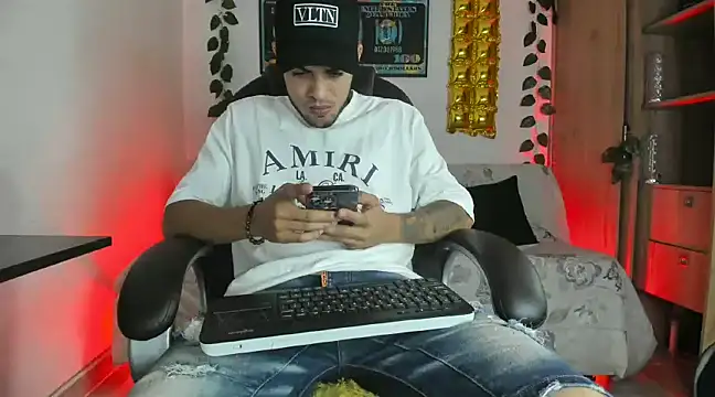 mikee scooth online show from 01-07-25, 03:35