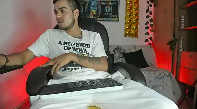 mikee scooth online show from 01-08-25, 01:32