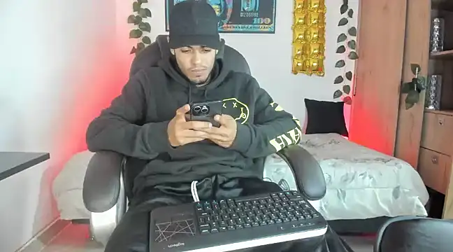 mikee scooth online show from 02-12-25, 03:51