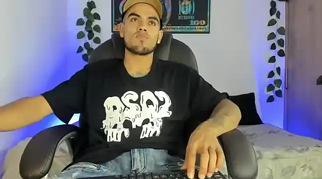 mikee scooth online show from 02-24-25, 02:40