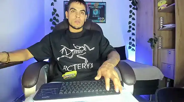 mikee scooth online show from 03-07-25, 03:29