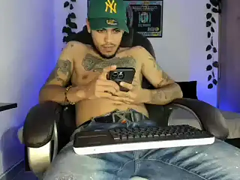 mikee scooth online show from 03-16-25, 06:31