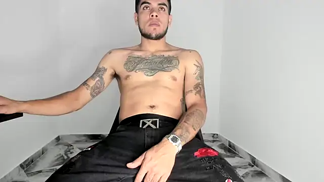 mikee scooth online show from 11-23-25, 06:52