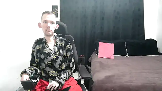 Snapshot of Sophia_and_Thomas chatting on 01-03-25, 11:14 Sophia and Thomas online show from 01-03-25, 11:14