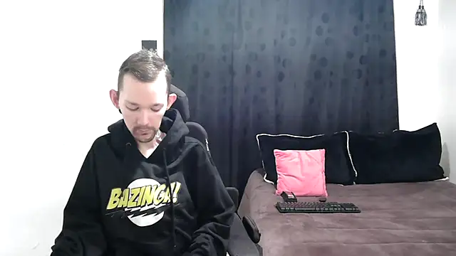 Snapshot of Sophia_and_Thomas chatting on 02-16-25, 11:49 Sophia and Thomas online show from 02-16-25, 11:49