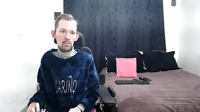 Snapshot of Sophia_and_Thomas chatting on 02-27-25, 09:43 Sophia and Thomas online show from 02-27-25, 09:43