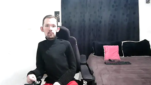 Snapshot of Sophia_and_Thomas chatting on 03-02-25, 09:53 Sophia and Thomas online show from 03-02-25, 09:53