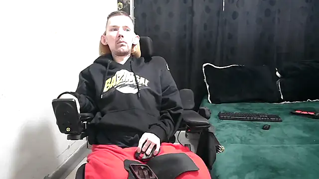 Snapshot of Sophia_and_Thomas chatting on 03-06-25, 01:46 Sophia and Thomas online show from 03-06-25, 01:46