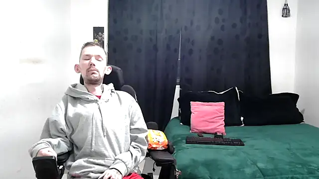 Snapshot of Sophia_and_Thomas chatting on 03-15-25, 10:35 Sophia and Thomas online show from 03-15-25, 10:35