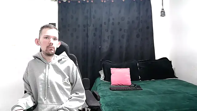 Snapshot of Sophia_and_Thomas chatting on 03-19-25, 10:22 Sophia and Thomas online show from 03-19-25, 10:22