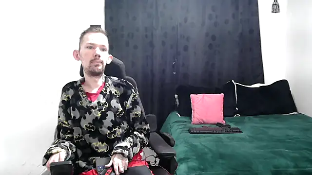 Snapshot of Sophia_and_Thomas chatting on 03-22-25, 10:28 Sophia and Thomas online show from 03-22-25, 10:28