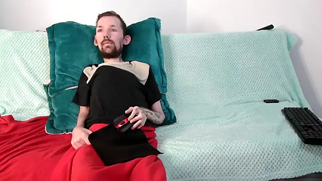 Snapshot of Sophia_and_Thomas chatting on 11-08-25, 10:52 Sophia and Thomas online show from 11-08-25, 10:52