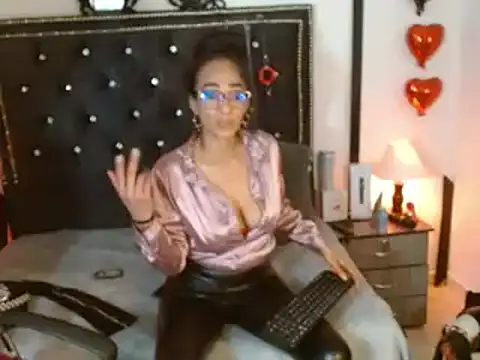 Snapshot of SamaraMartinez chatting on 03-21-25, 07:35 SamaraMartinez online show from 03-21-25, 07:35