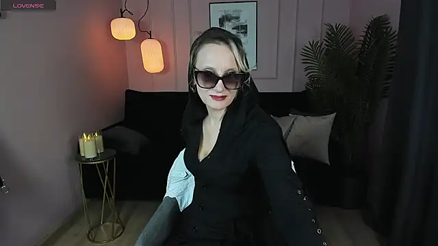 Queen Anna  online show from 01-30-25, 11:55