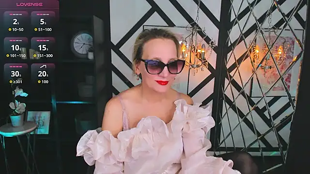 Queen Anna  online show from 03-01-26, 01:13