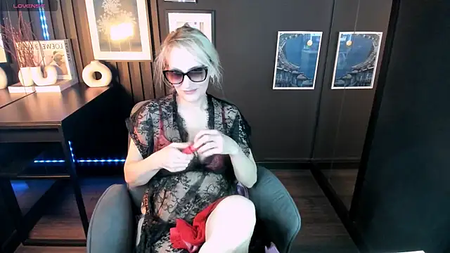 Queen Anna  online show from 05-01-26, 01:26