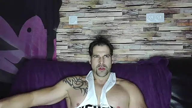 XxBigboybandxX online show from 01-09-25, 04:17