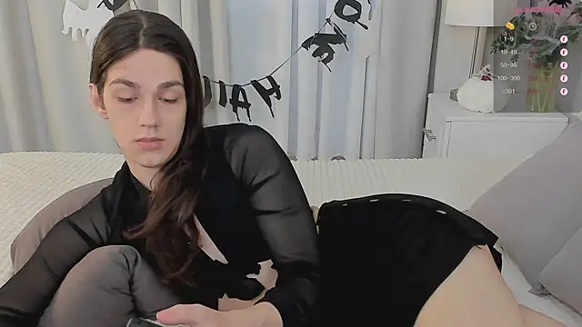 Alfreda Mills online show from 10-31-25, 10:16