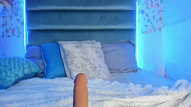 MelodiLovee  online show from 12-28-24, 03:37