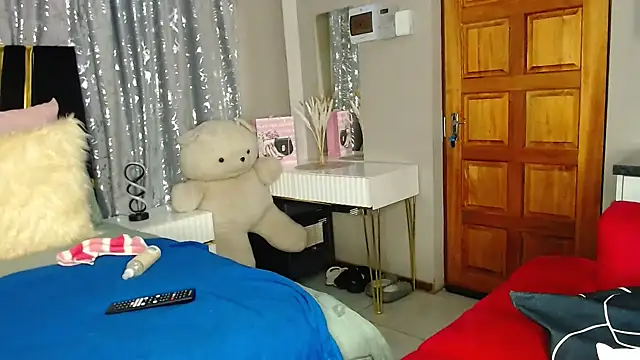 MissBigNipples online show from 05-06-26, 03:35