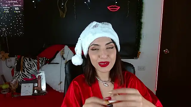 Carolaine69  online show from 12-10-24, 02:06