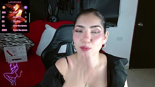 Carolaine69  online show from 06-05-26, 01:28
