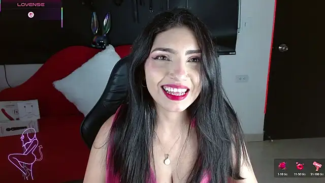 Carolaine69  online show from 06-18-26, 01:37