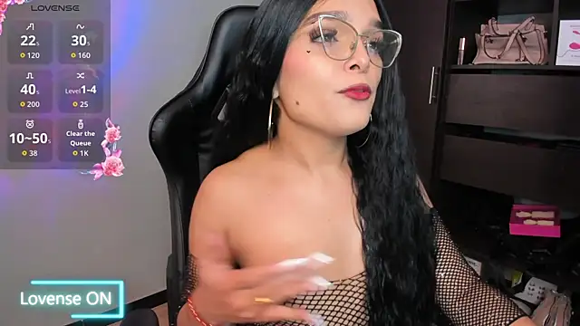 Snapshot of MeganDaviees chatting on 10-04-25, 01:36 MeganDaviees online show from 10-04-25, 01:36