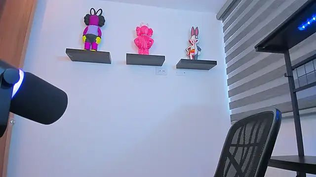 Snapshot of Gangster_Girl chatting on 09-26-25, 05:17 Gangster Girl online show from 09-26-25, 05:17