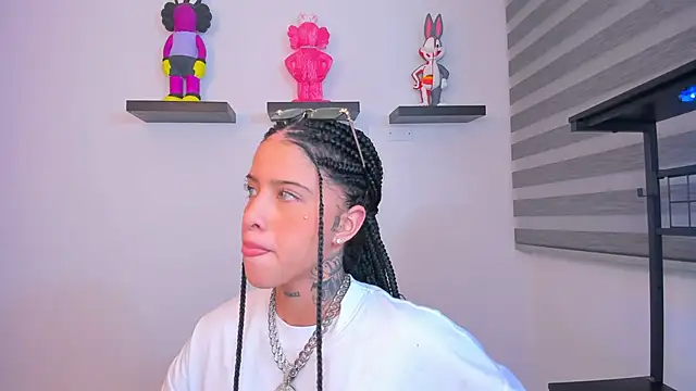 Snapshot of Gangster_Girl chatting on 10-01-25, 02:06 Gangster Girl online show from 10-01-25, 02:06