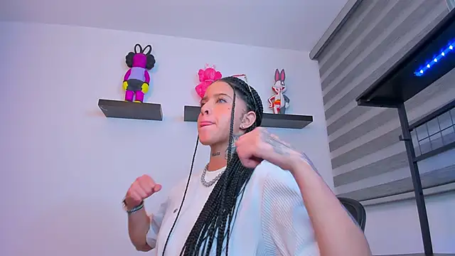 Snapshot of Gangster_Girl chatting on 10-02-25, 08:32 Gangster Girl online show from 10-02-25, 08:32